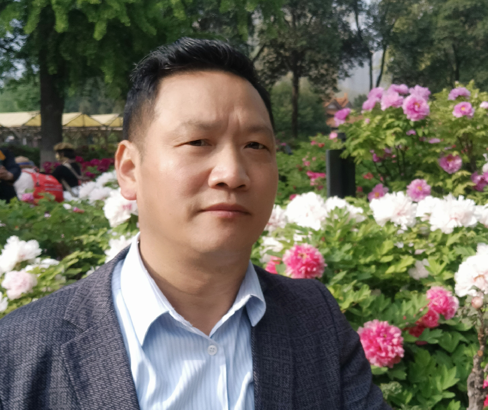 馮志強（國瓷紅葉畫(huà)院研究員）