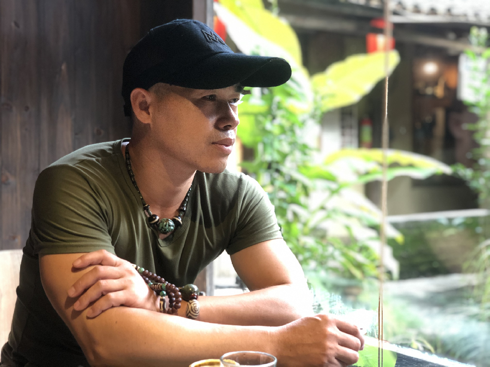 黃光華（國瓷紅葉畫(huà)院高級畫(huà)師）