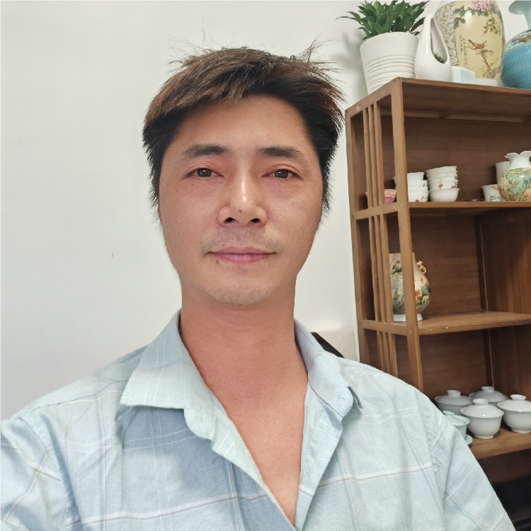 程玉新（國瓷紅葉畫(huà)院高級畫(huà)師）