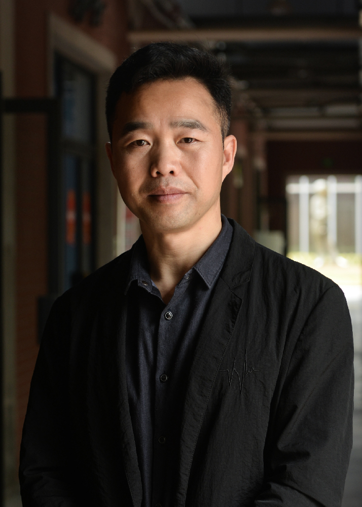 李金朱（國瓷紅葉畫(huà)院秘書(shū)長(cháng)）