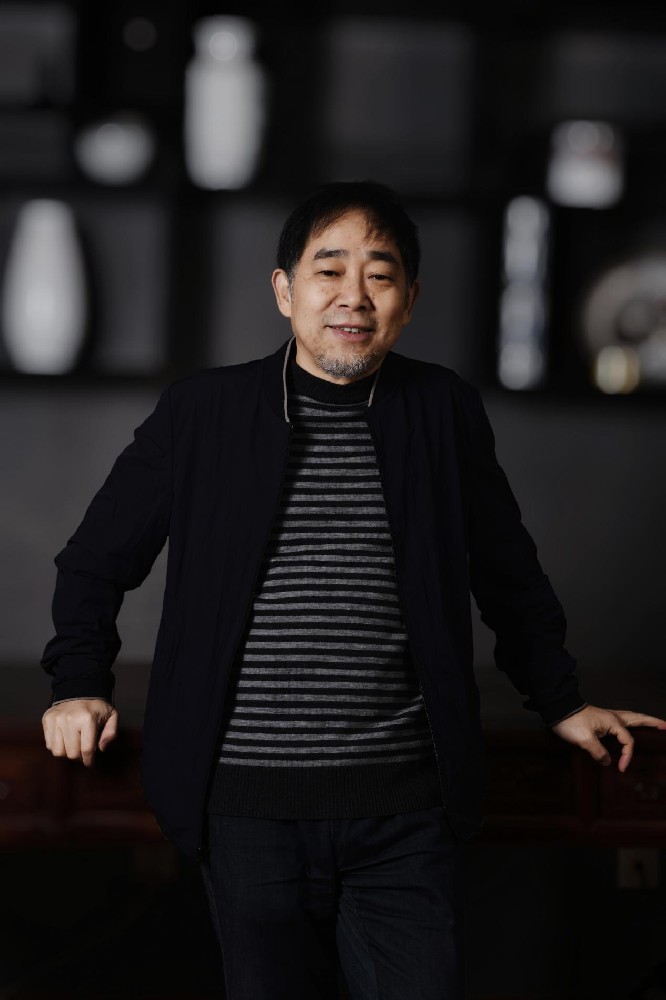 劉偉（國瓷紅葉畫(huà)院名譽(yù)院長(cháng)）