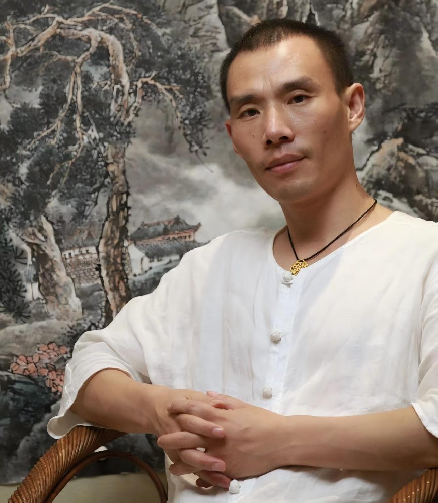 胡達民（國瓷紅葉畫(huà)院研究員）